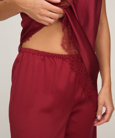 Pant Cecilia, Czerwony
