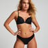 Niewidzialne stringi basic, Czarny