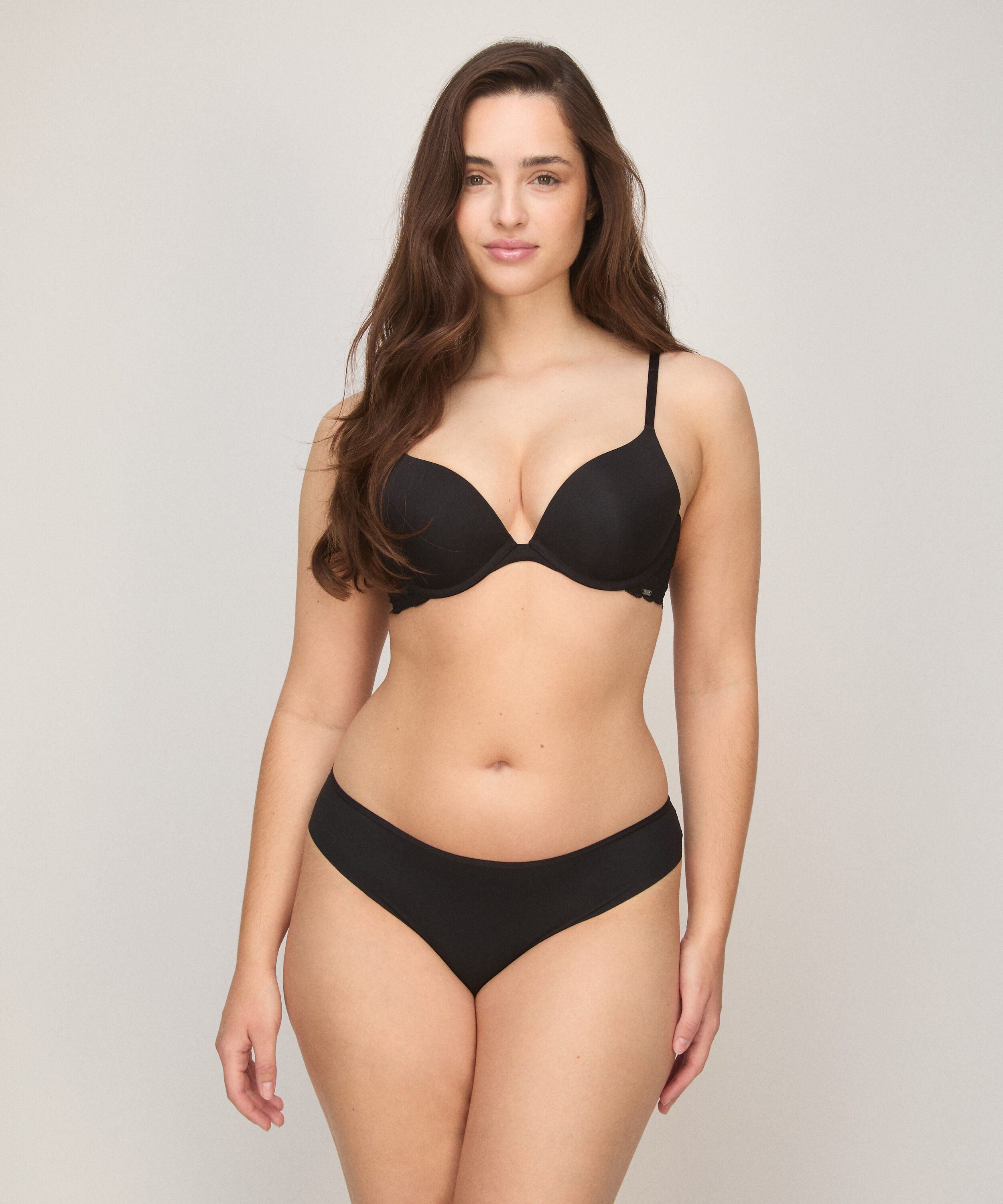Brazyliany Invisible Lace Back, Czarny
