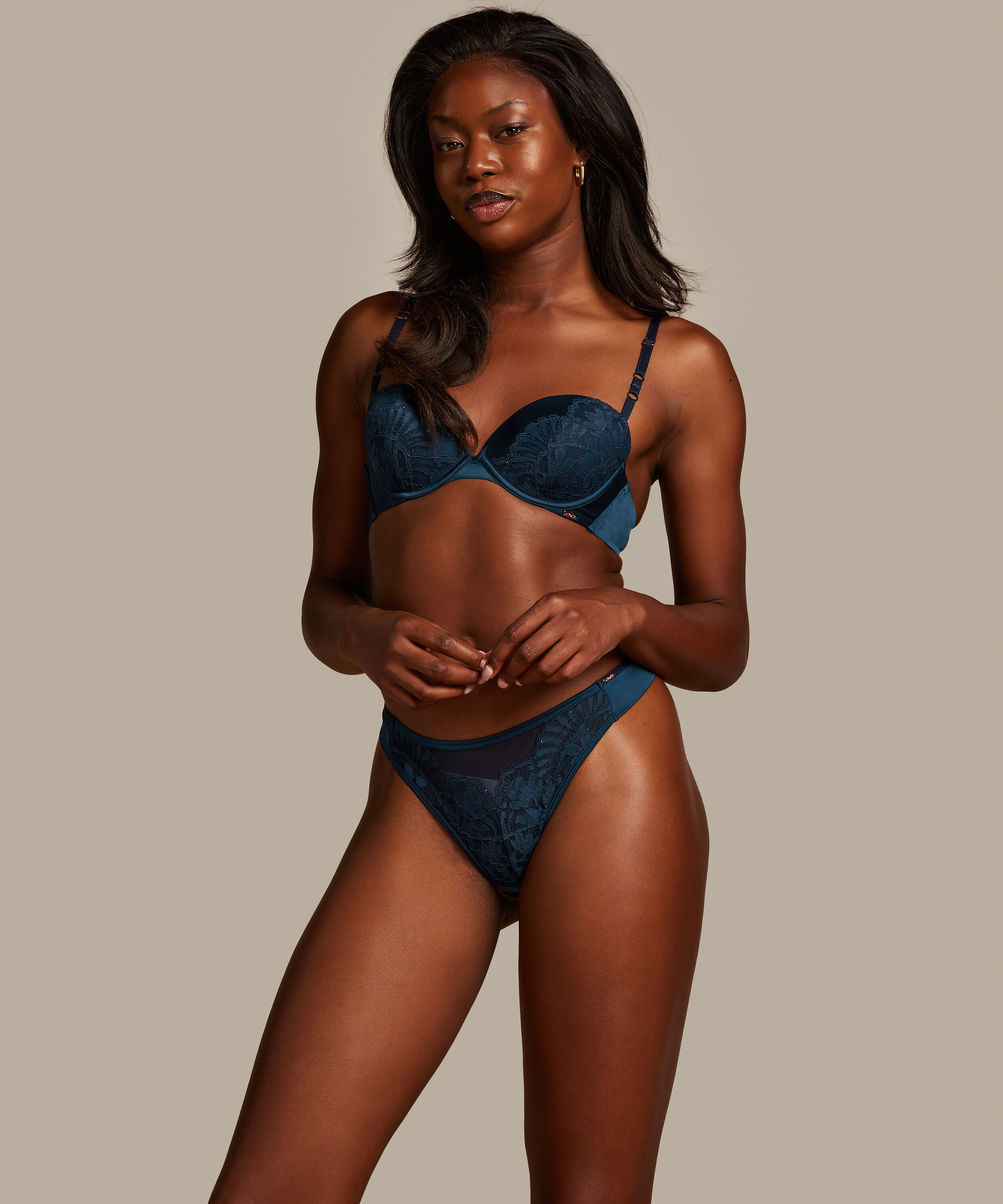 Stringi Josien, Niebieski