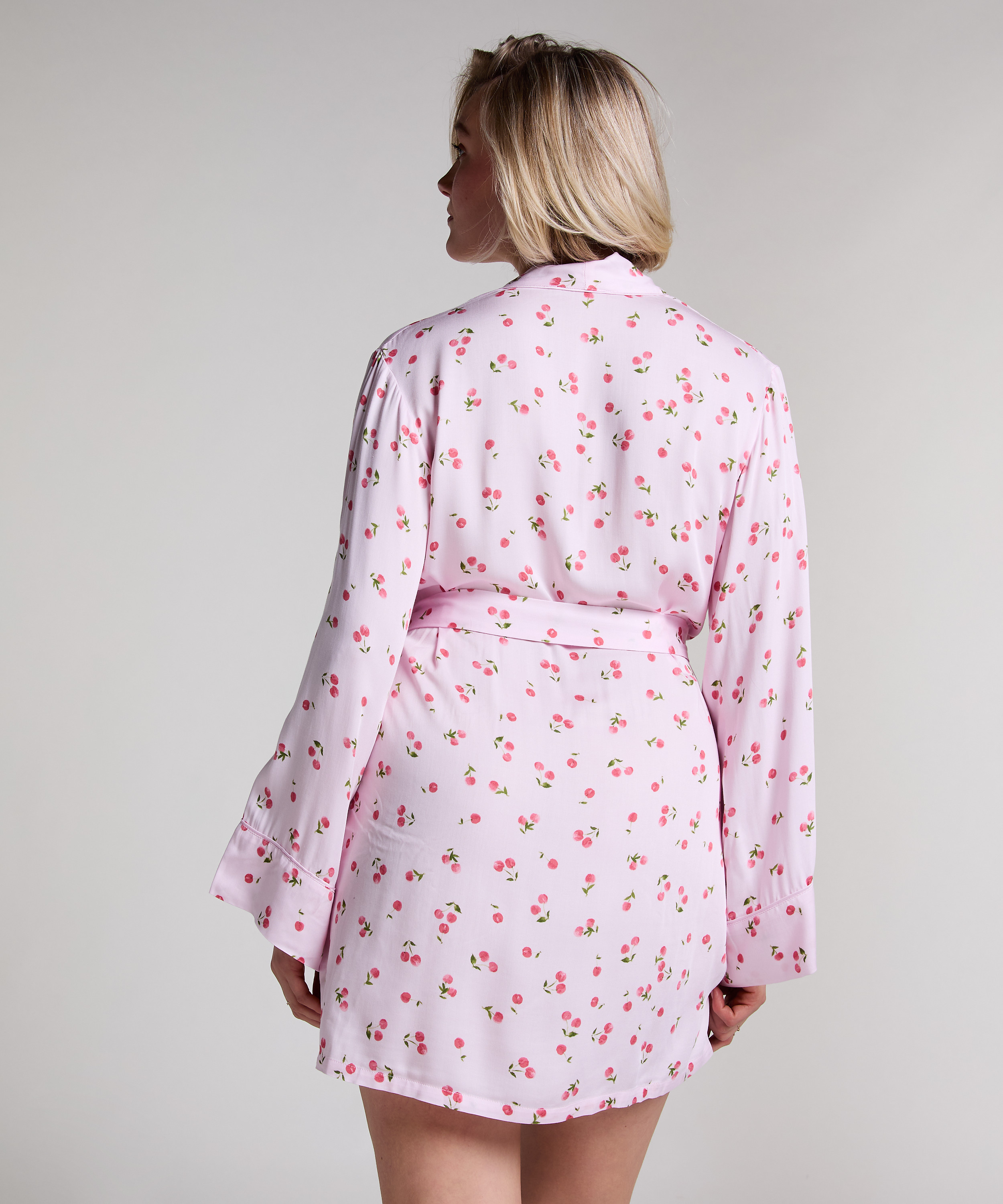 Satynowe kimono, R&oacute;żowy, main