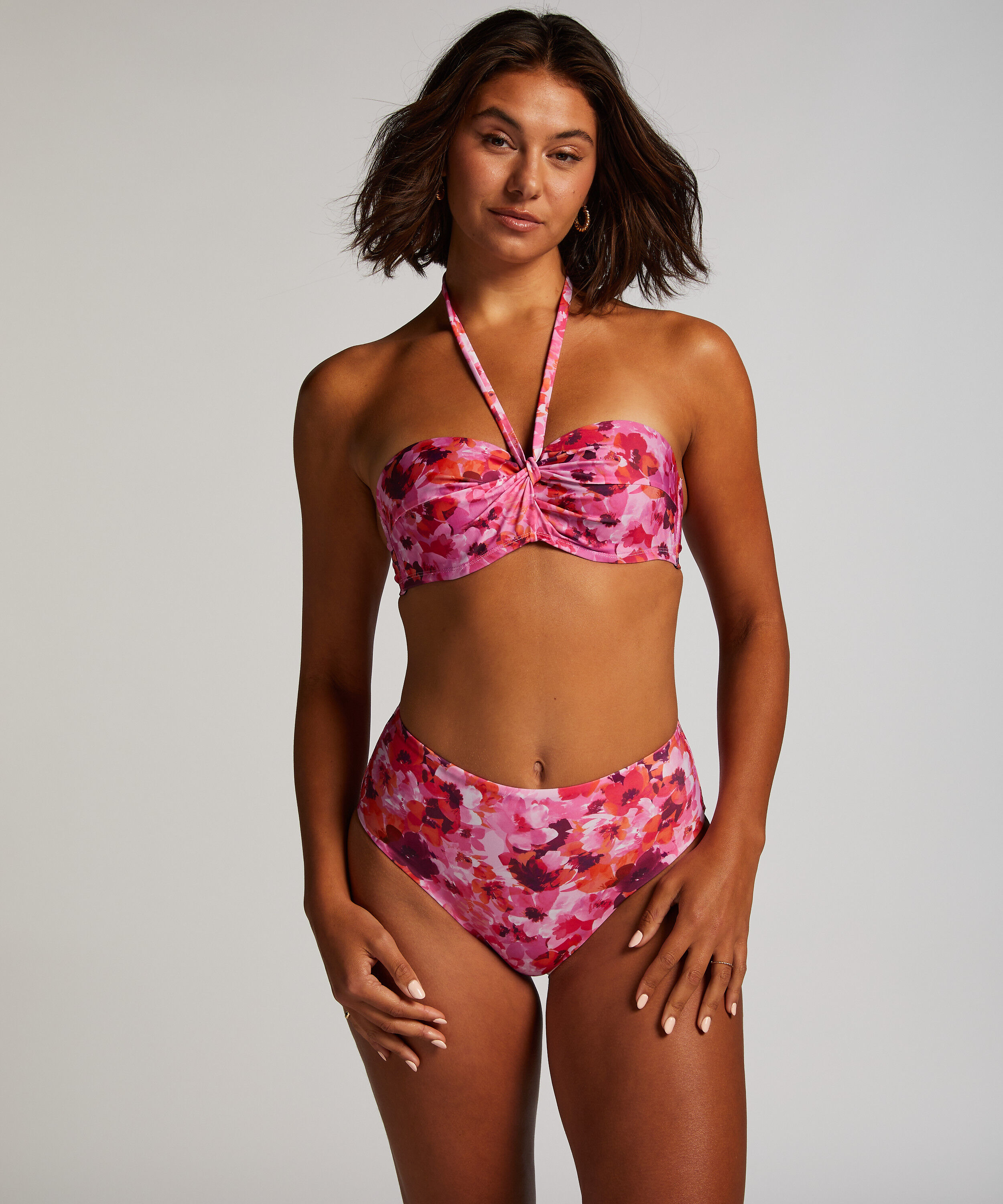G&oacute;ra od bikini w kwiaty miseczki E +, R&oacute;żowy
