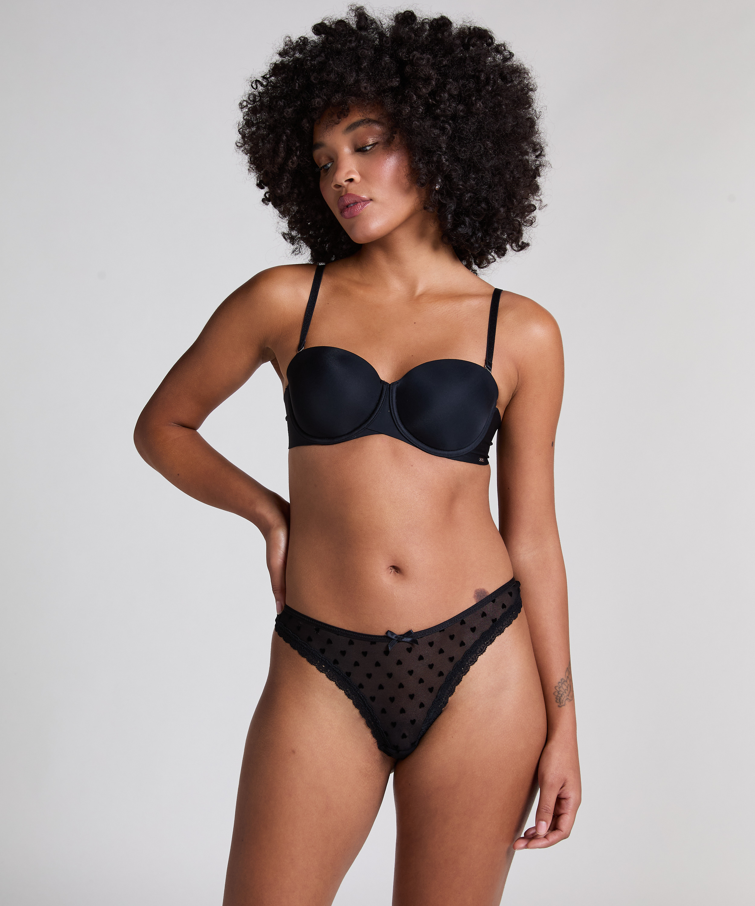 Stringi Phoebe, Czarny, main