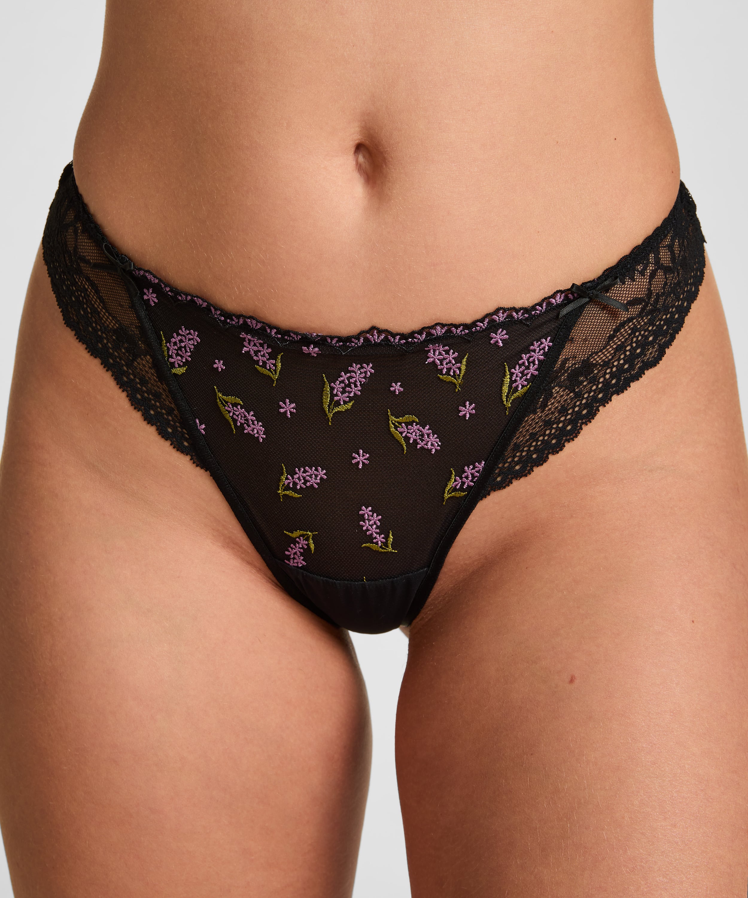 Stringi Iris, Czarny, main
