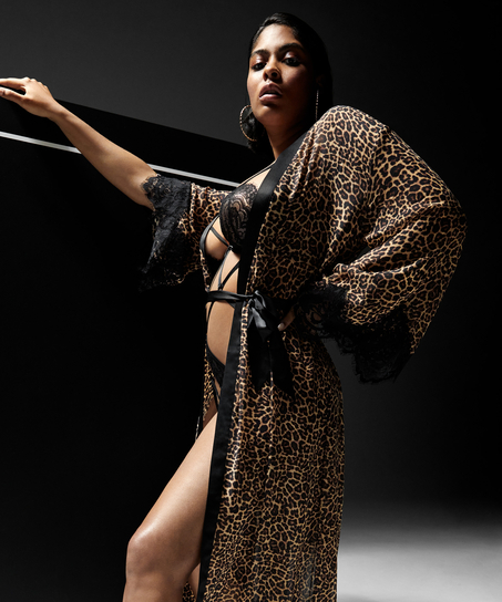 Szyfonowe kimono, Czarny