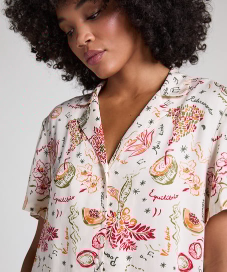 Satynowa narzutka, Biały