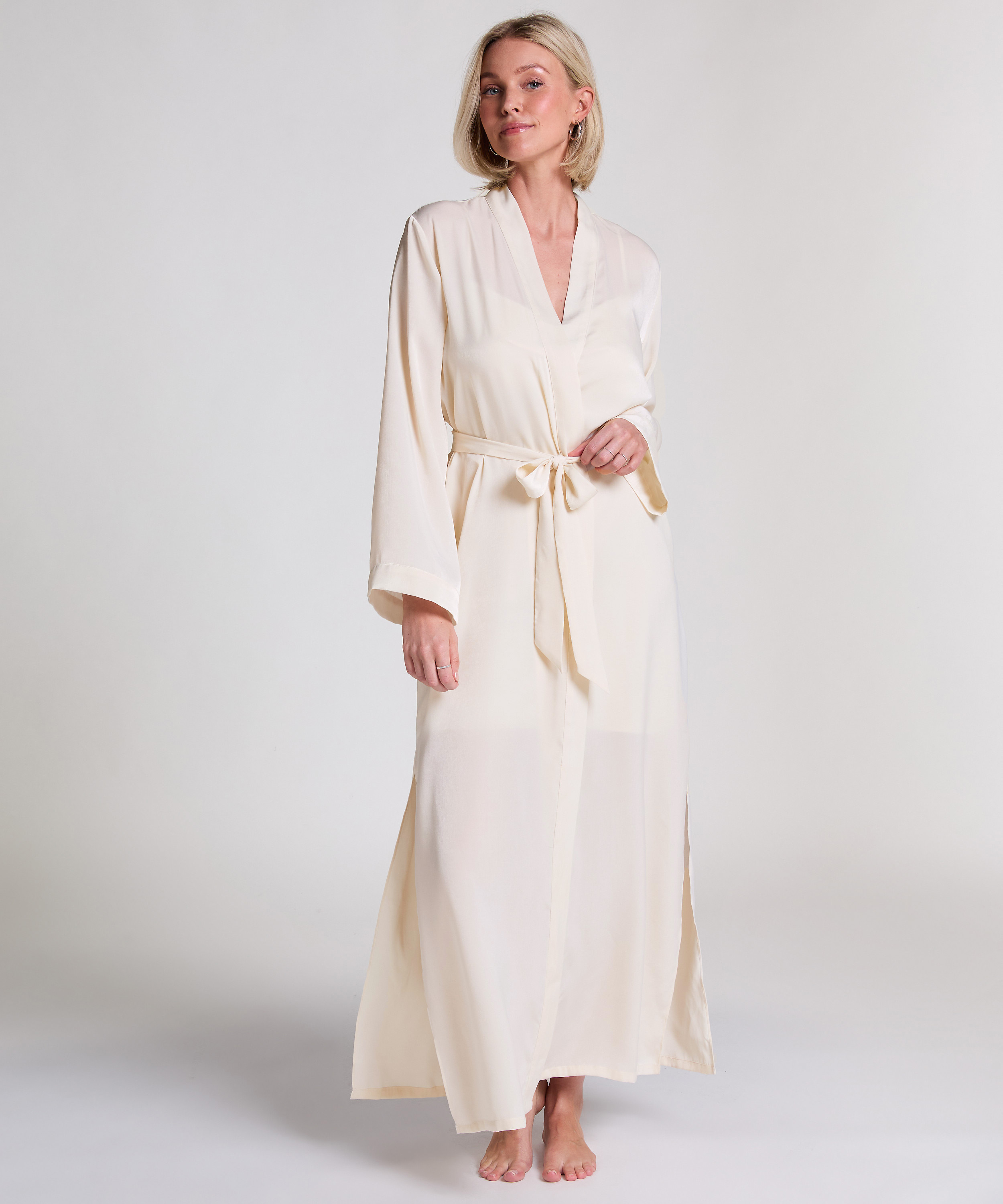 Satynowe kimono, Biały, main