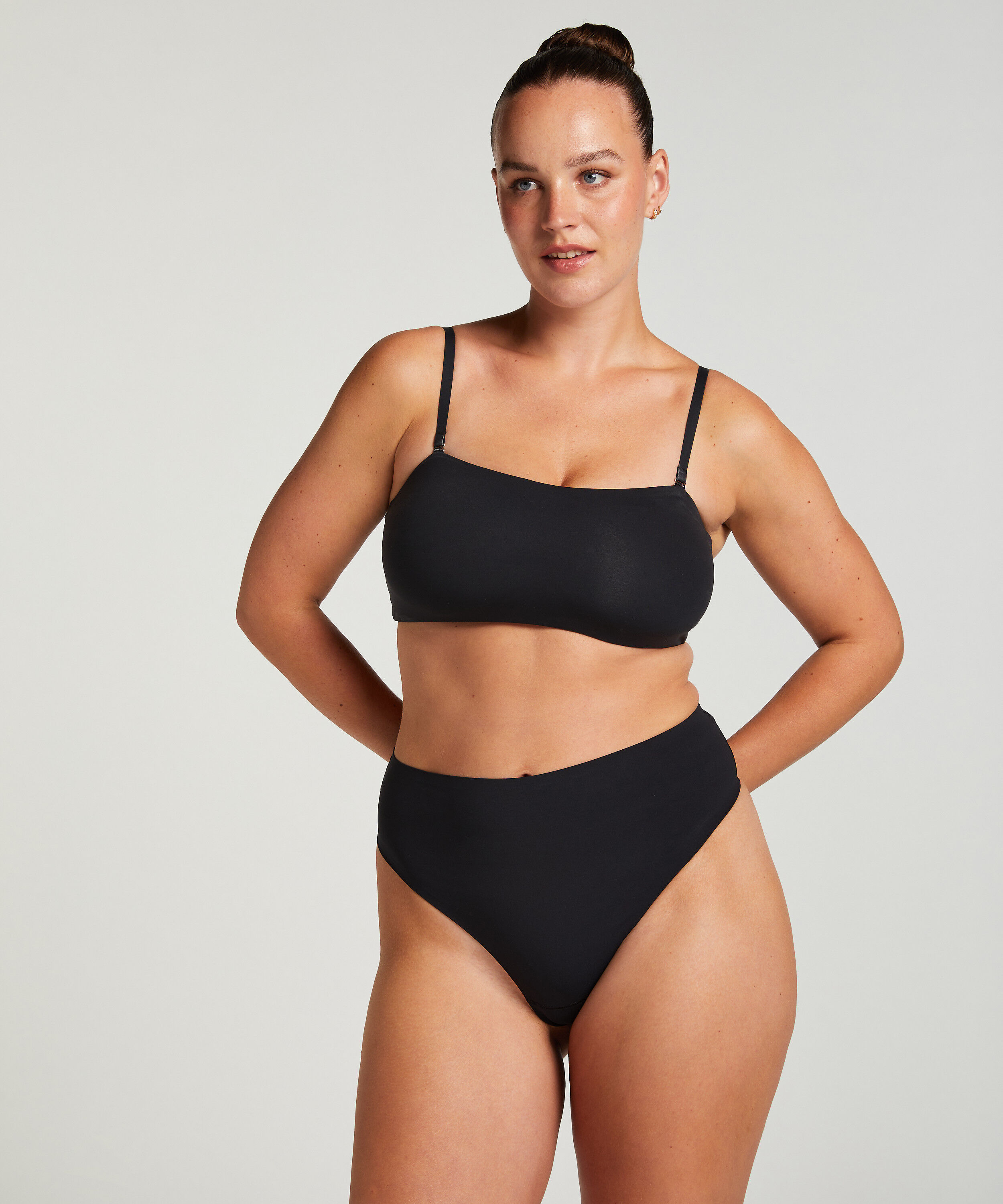 Stringi Smooth, Czarny