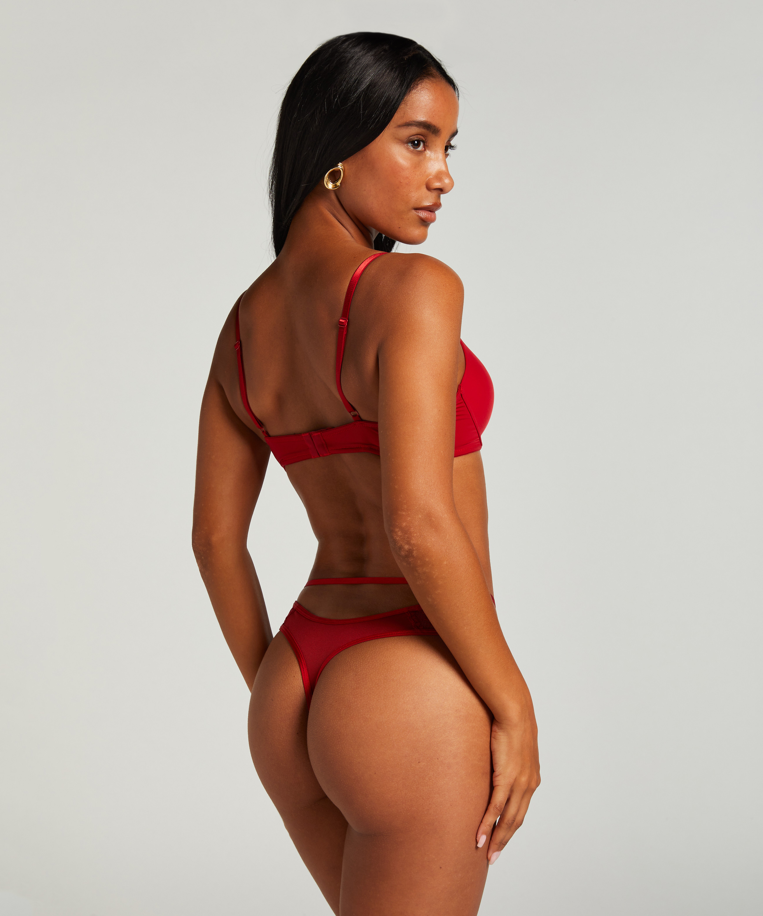 Stringi Wera, Czerwony, main