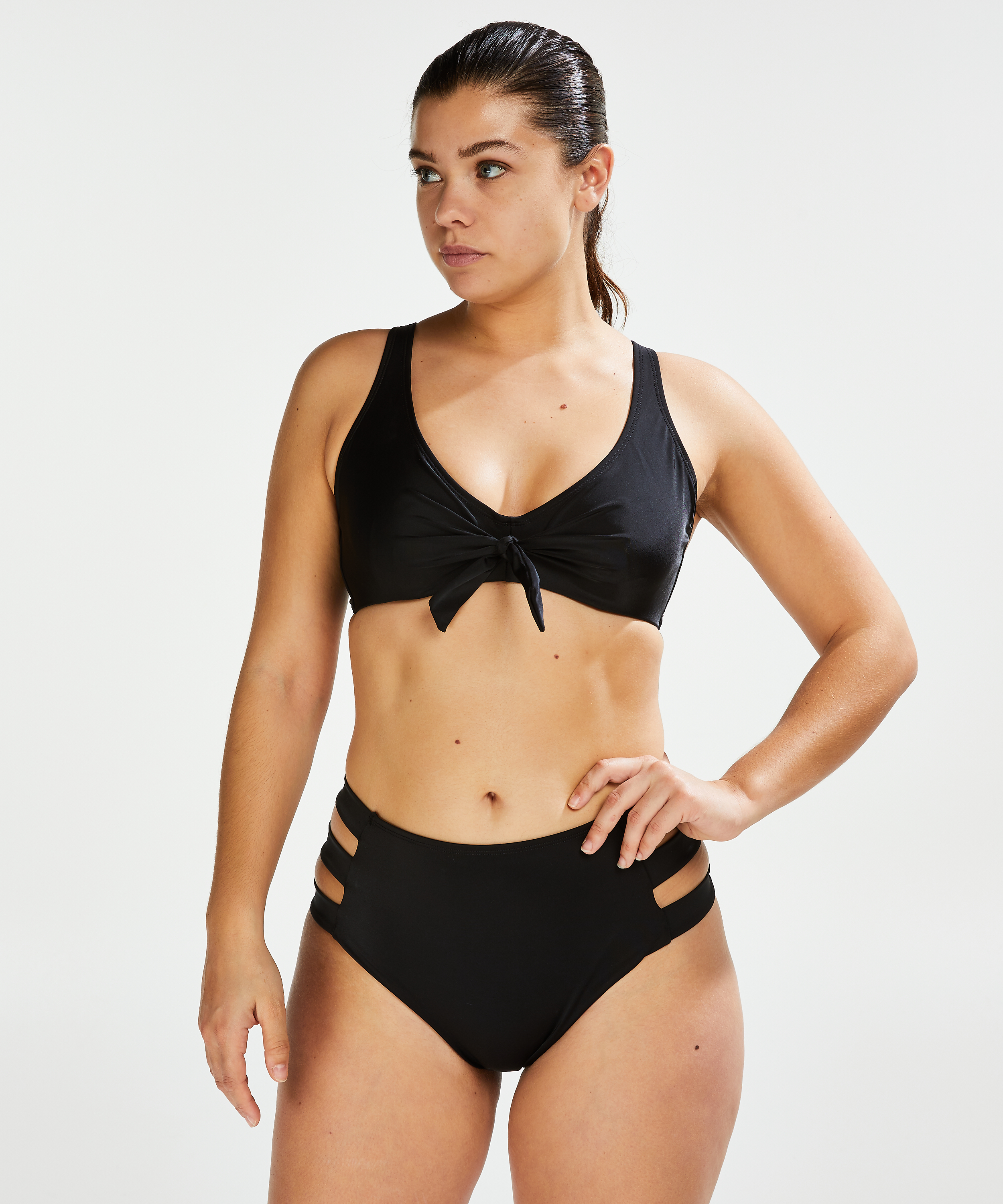 Nieusztywniona g&oacute;ra od bikini z klamrą Sunset Dreams, Czarny, main