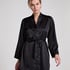 Satynowe kimono, Czarny