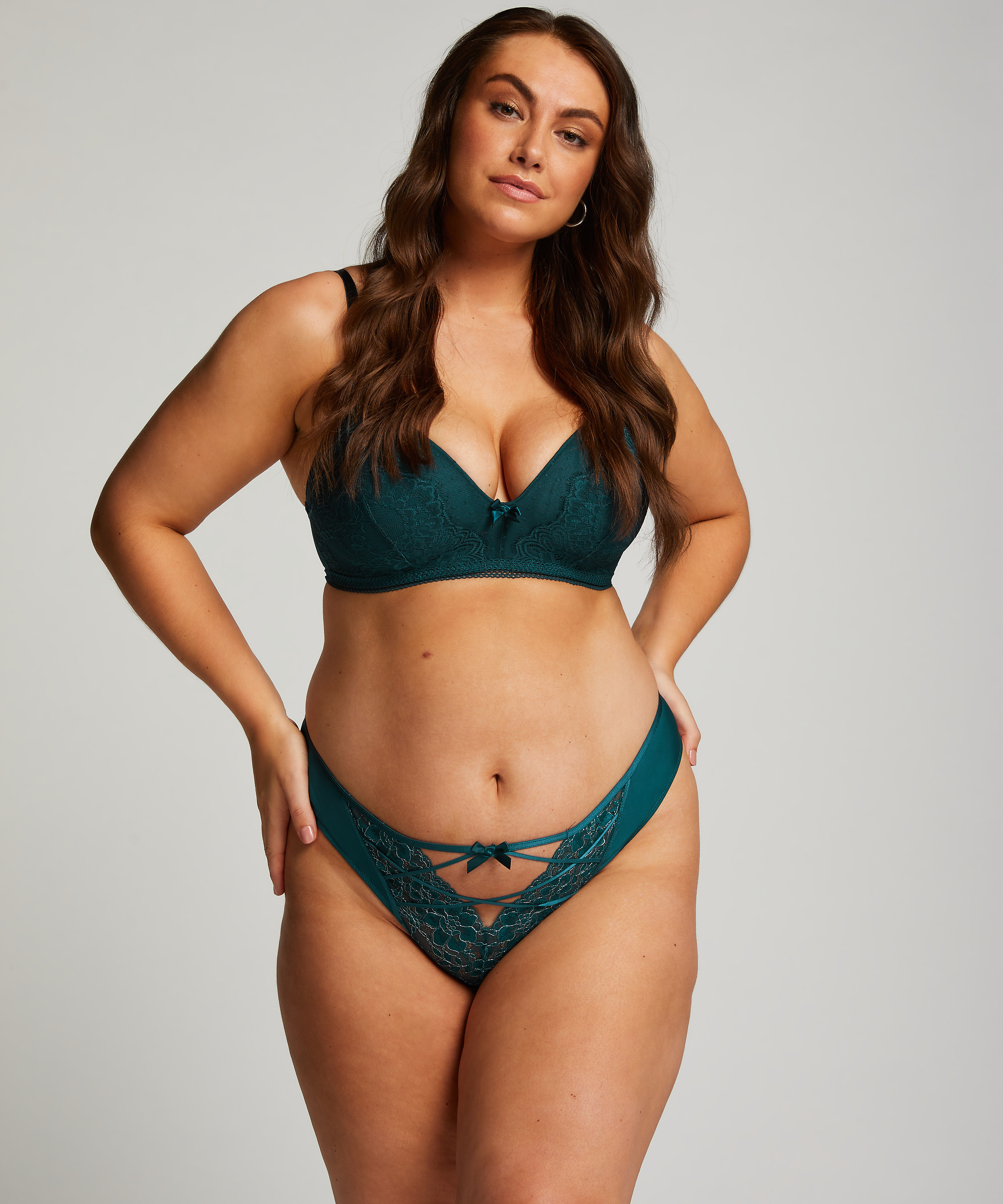 Stringi Bisi, Niebieski, main