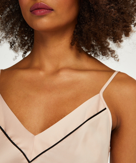 Satynowa kokarda, Różowy