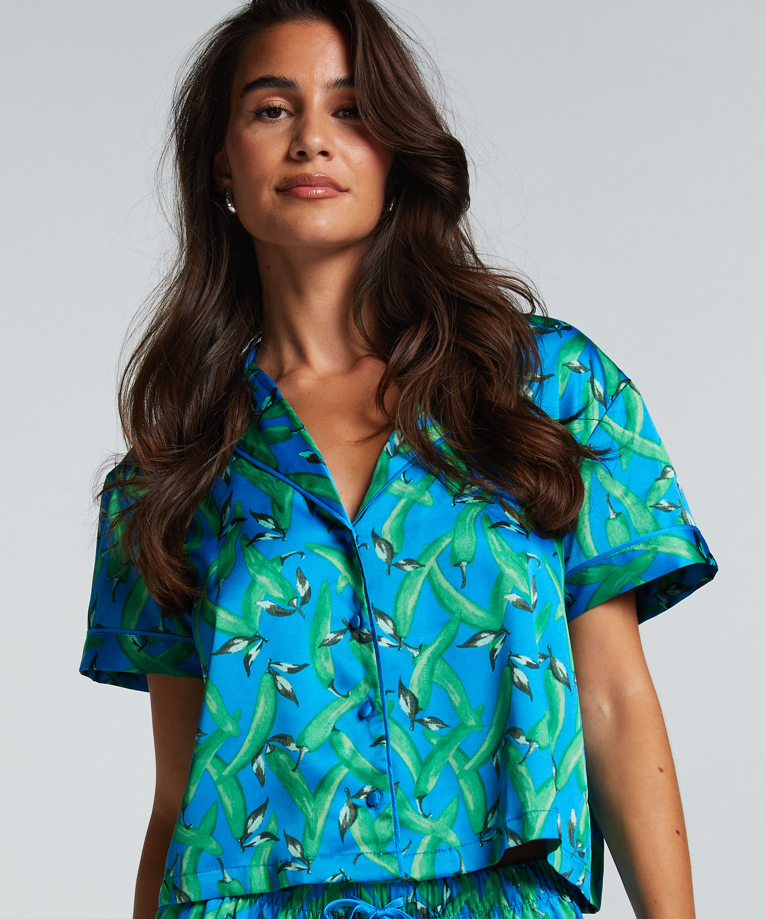 Satynowa narzutka Peppers z kr&oacute;tkim rękawem, Niebieski