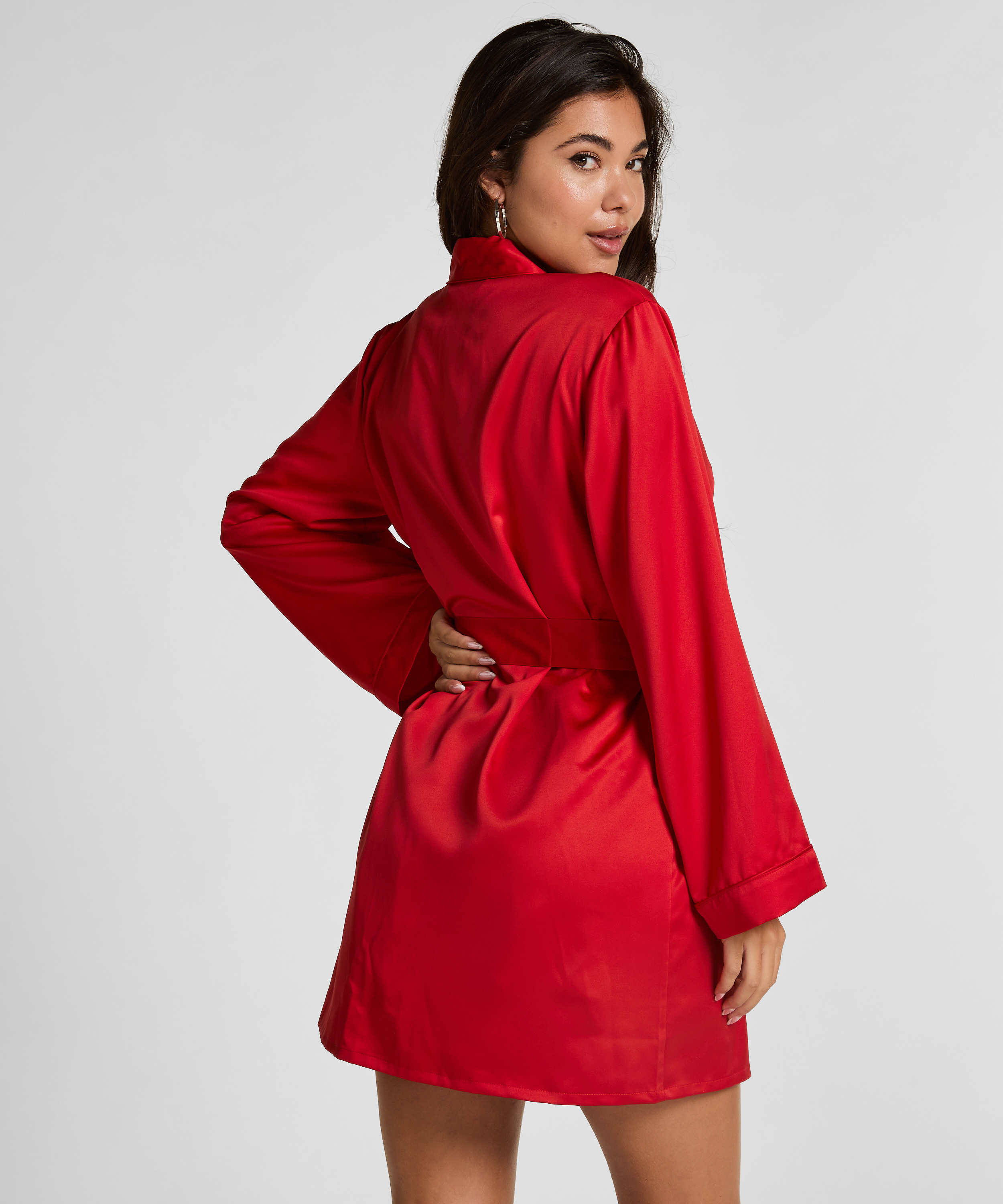 Satynowe kimono, Czerwony, main