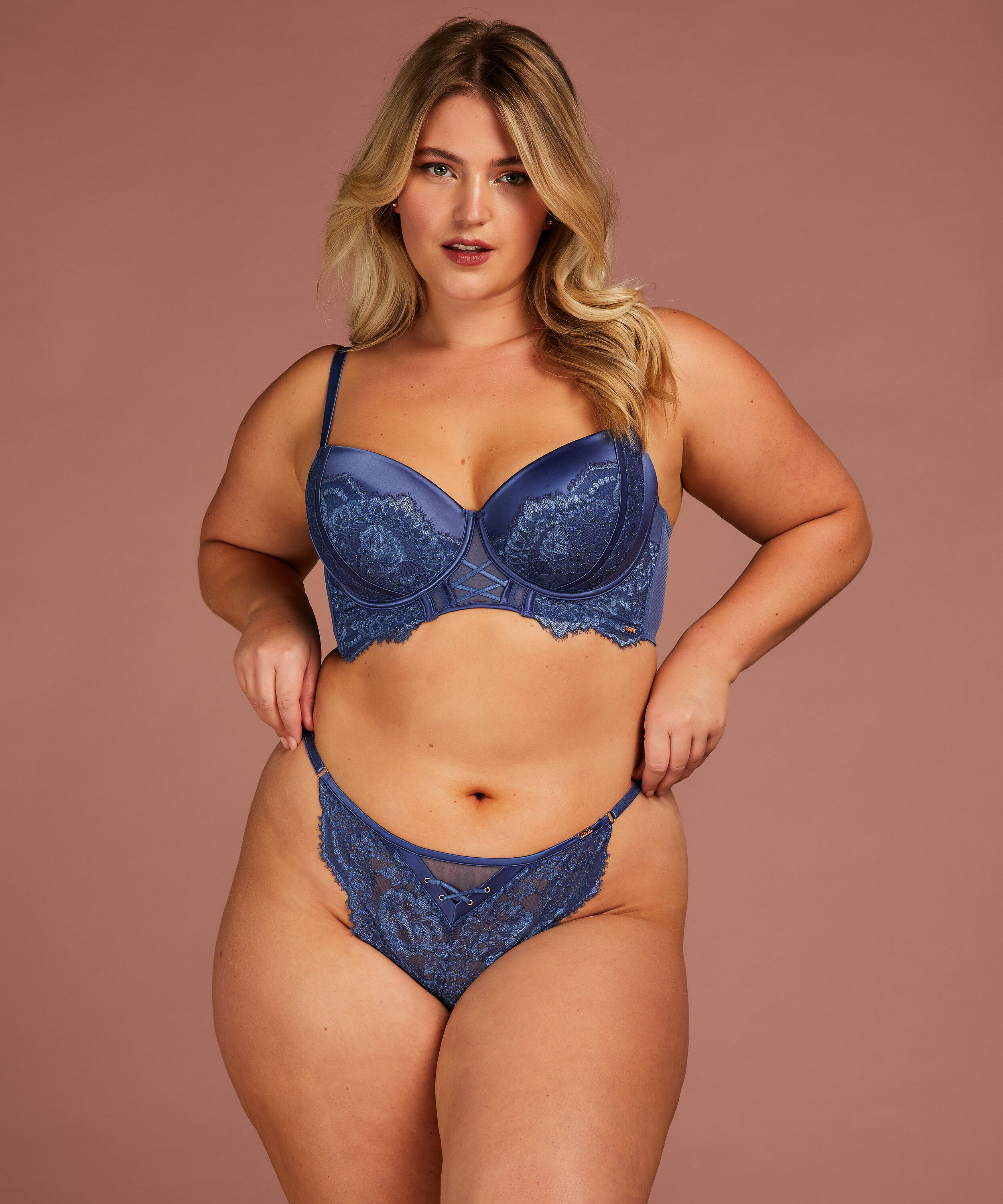 Stringi z wysokim wycięciem Daan, Niebieski