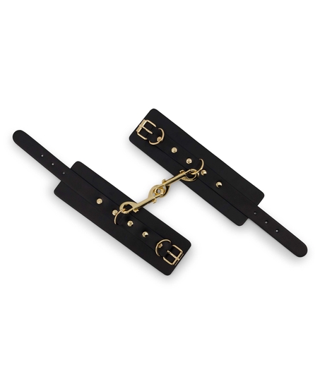 Bransolety z metalowymi ćwiekami, Czarny