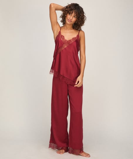 Pant Cecilia, Czerwony