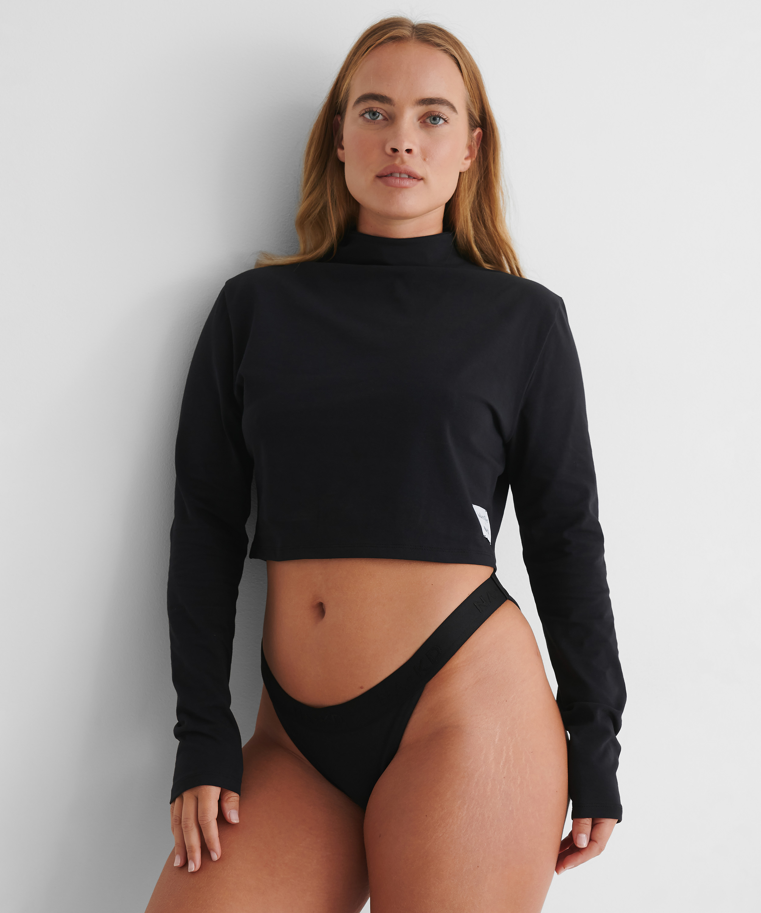 Kr&oacute;tki top Lia HKM x NA-KD, Czarny, main