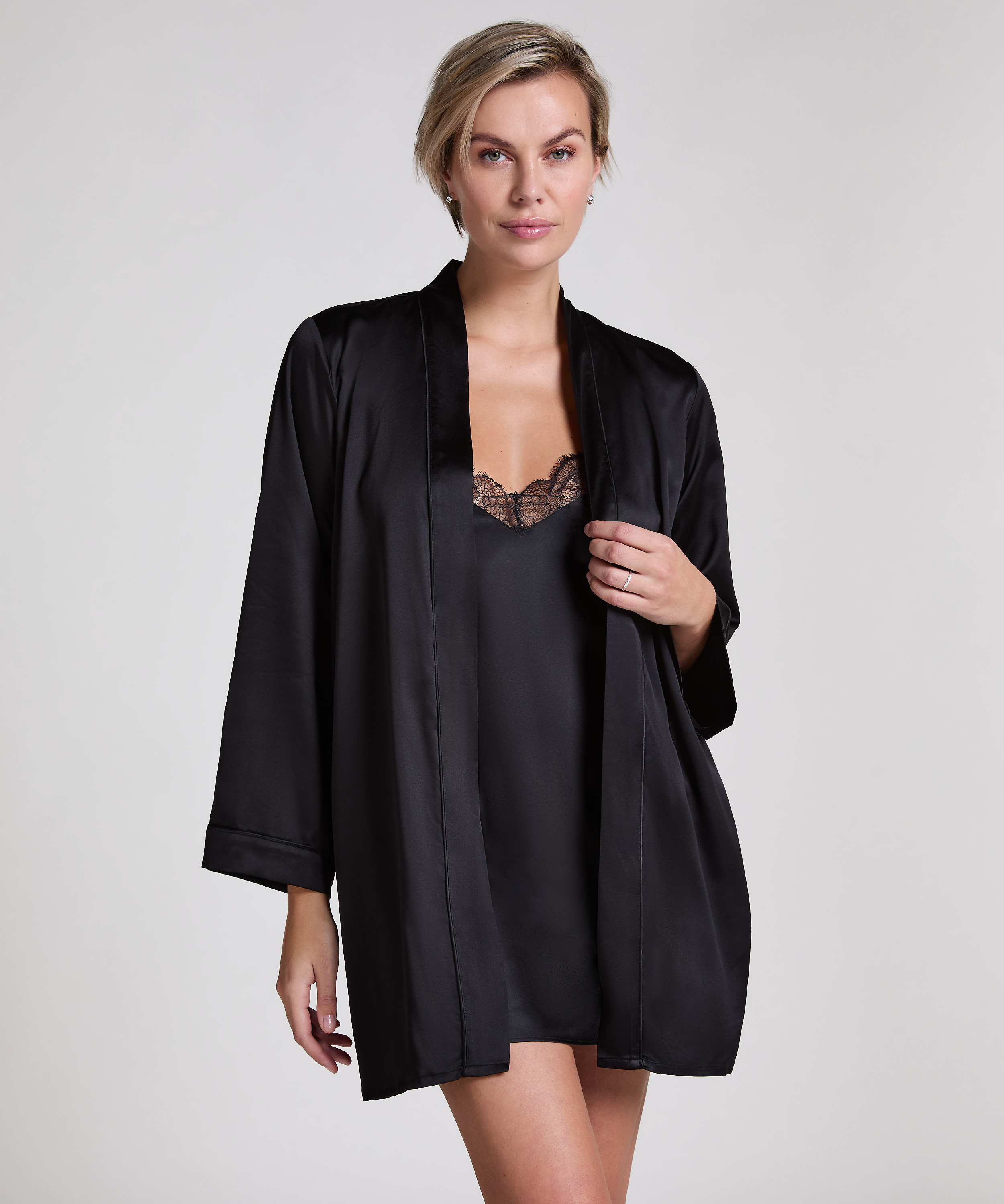 Satynowe kimono, Czarny, main