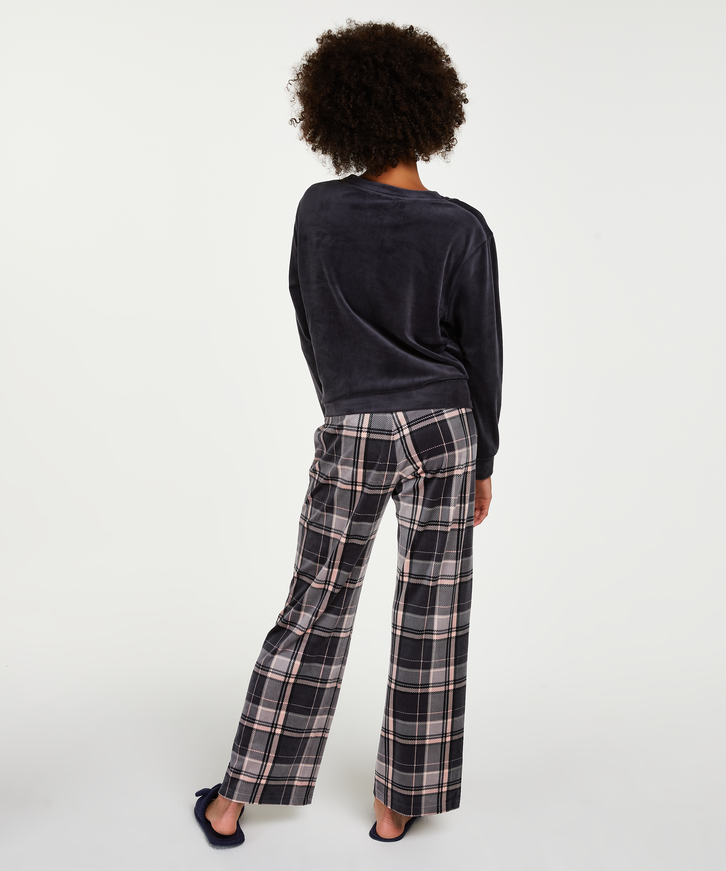 Aksamitna piżama, Szary, main