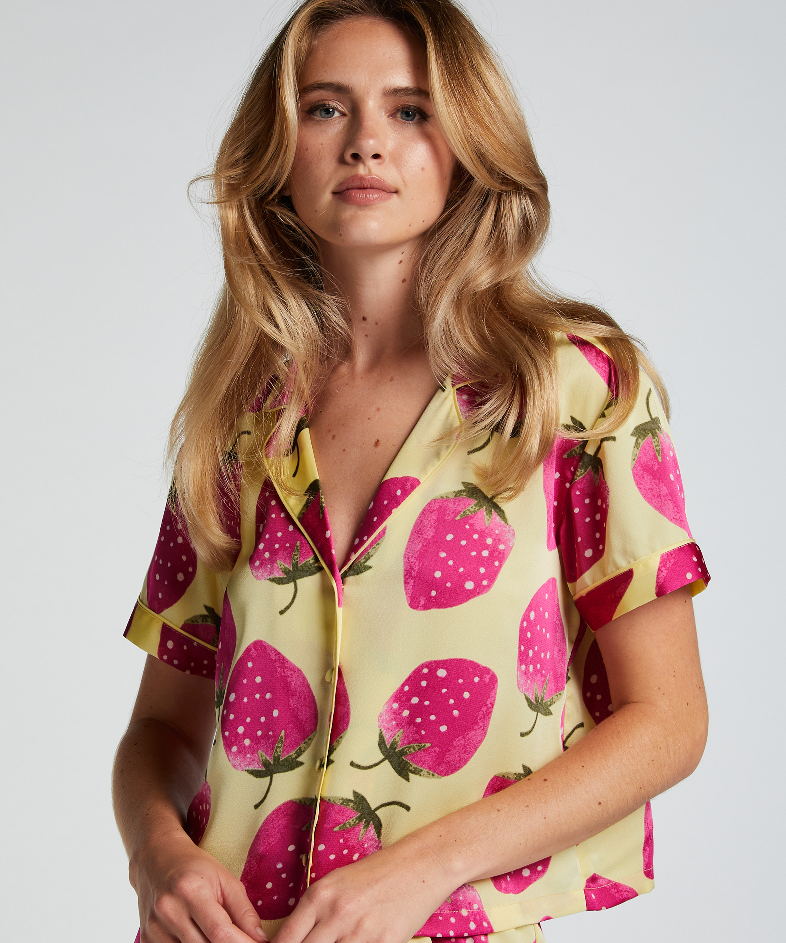 Satynowa narzutka Peppers z krótkim rękawem, Żółty, main