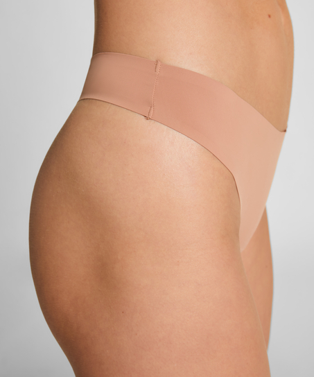 3 pary niewidzialnych stringów, Brązowy