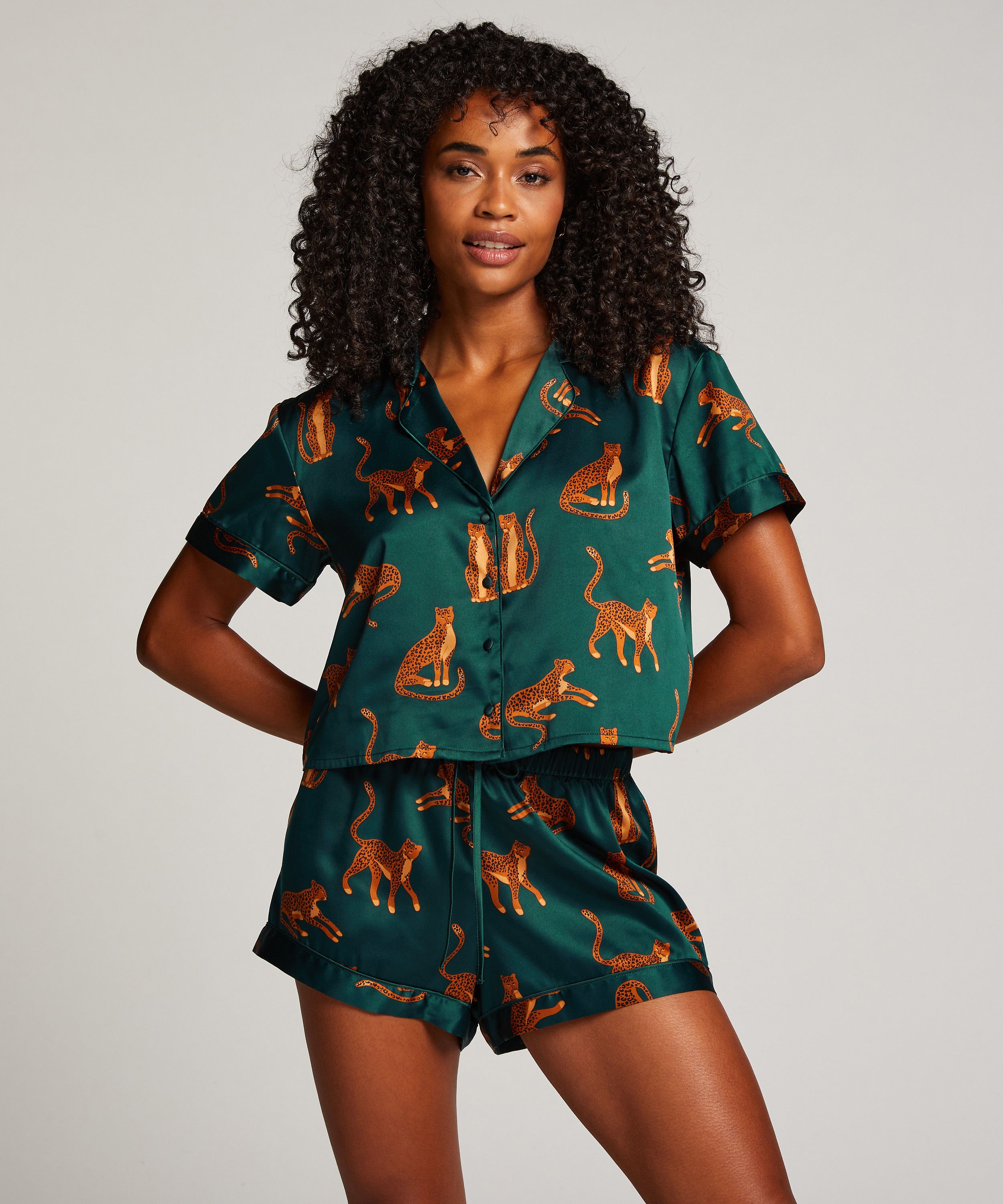 Satynowa narzutka Peppers z kr&oacute;tkim rękawem, Zielony, main