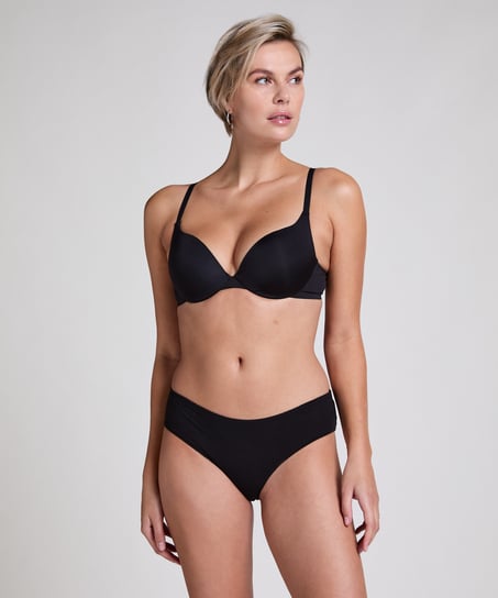 Brazyliany Kira, Czarny
