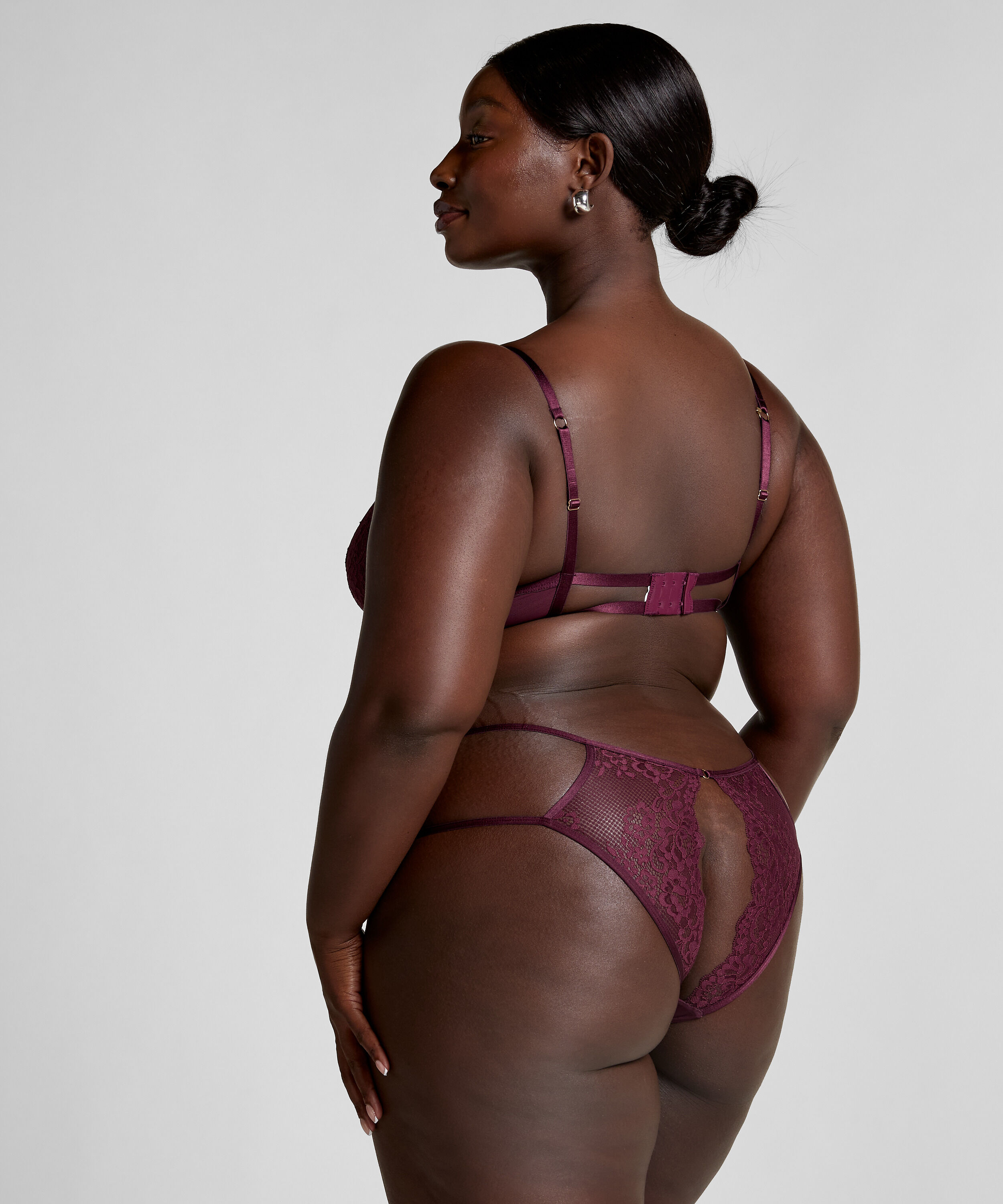 Brazyliany Cinnamon, Czerwony