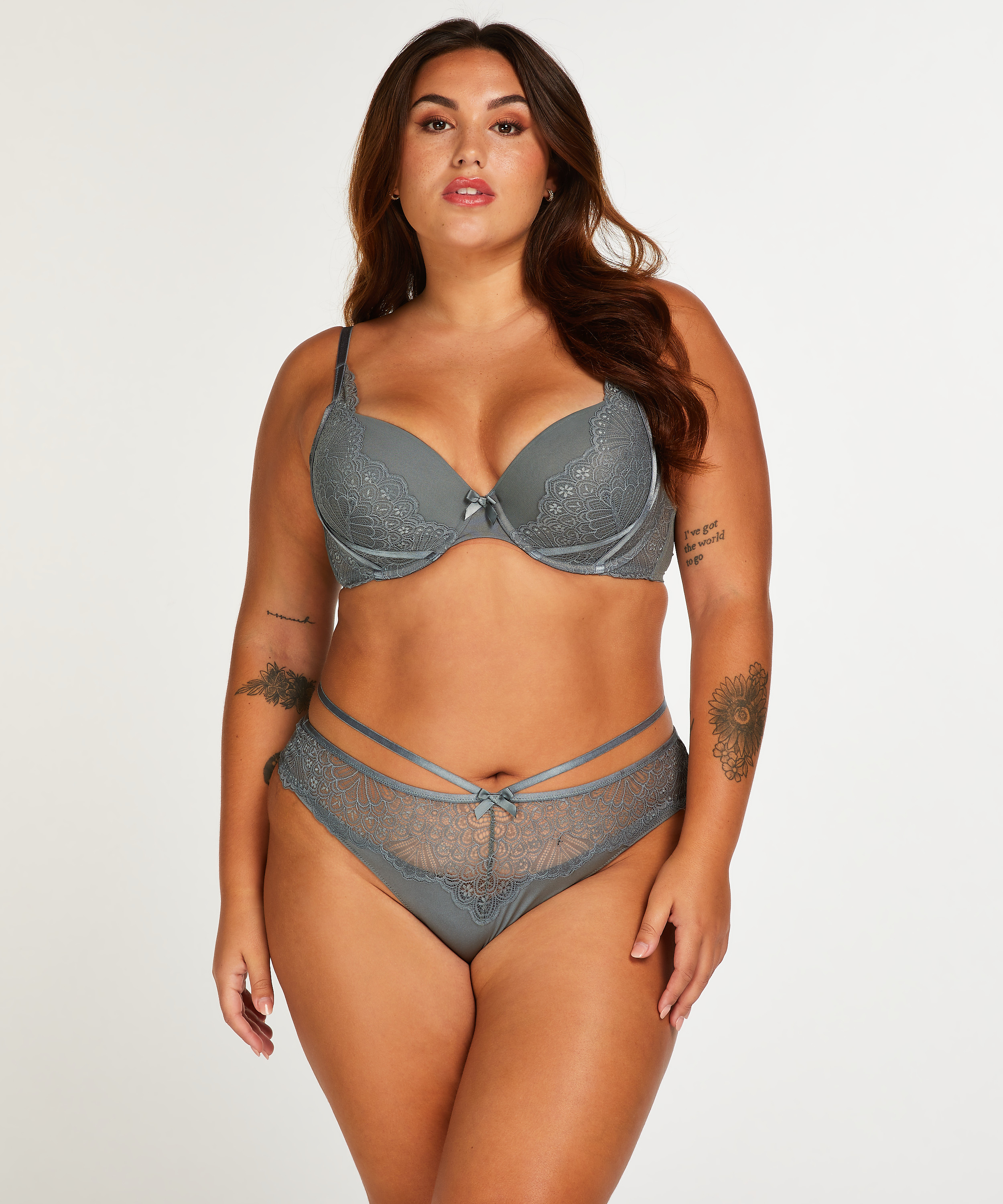 Brazyliany Naomi, Niebieski, main