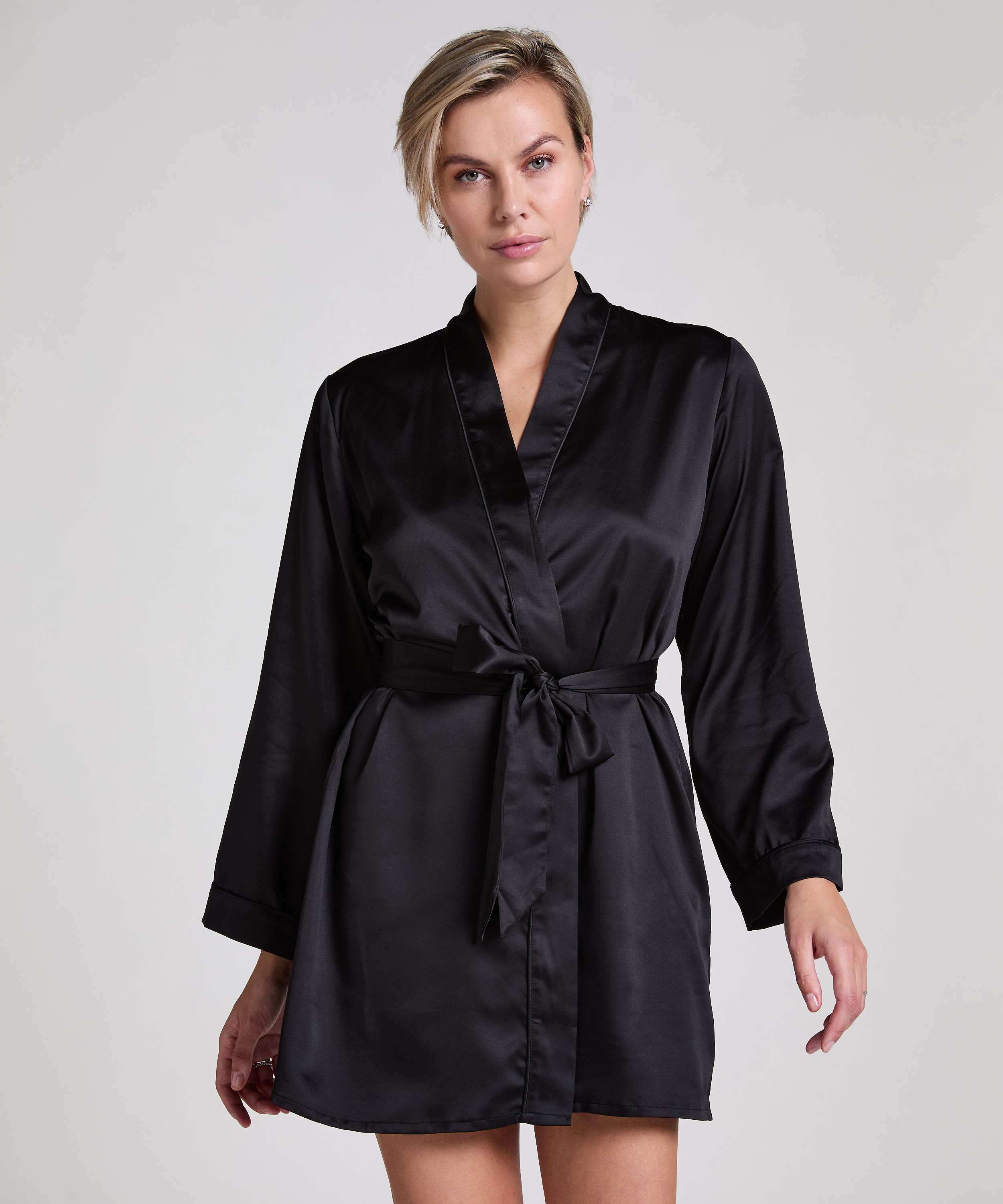 Satynowe kimono, Czarny, main