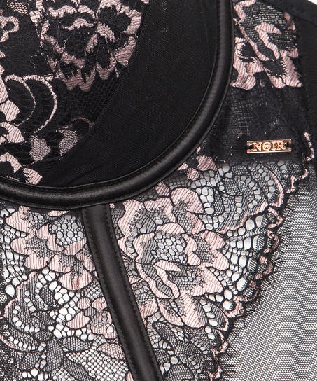 Maria Bustier, Czarny