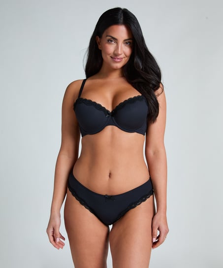 Brazyliany Lola, Czarny