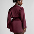 Satynowe kimono, Czerwony