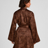 Satynowe kimono, Czarny