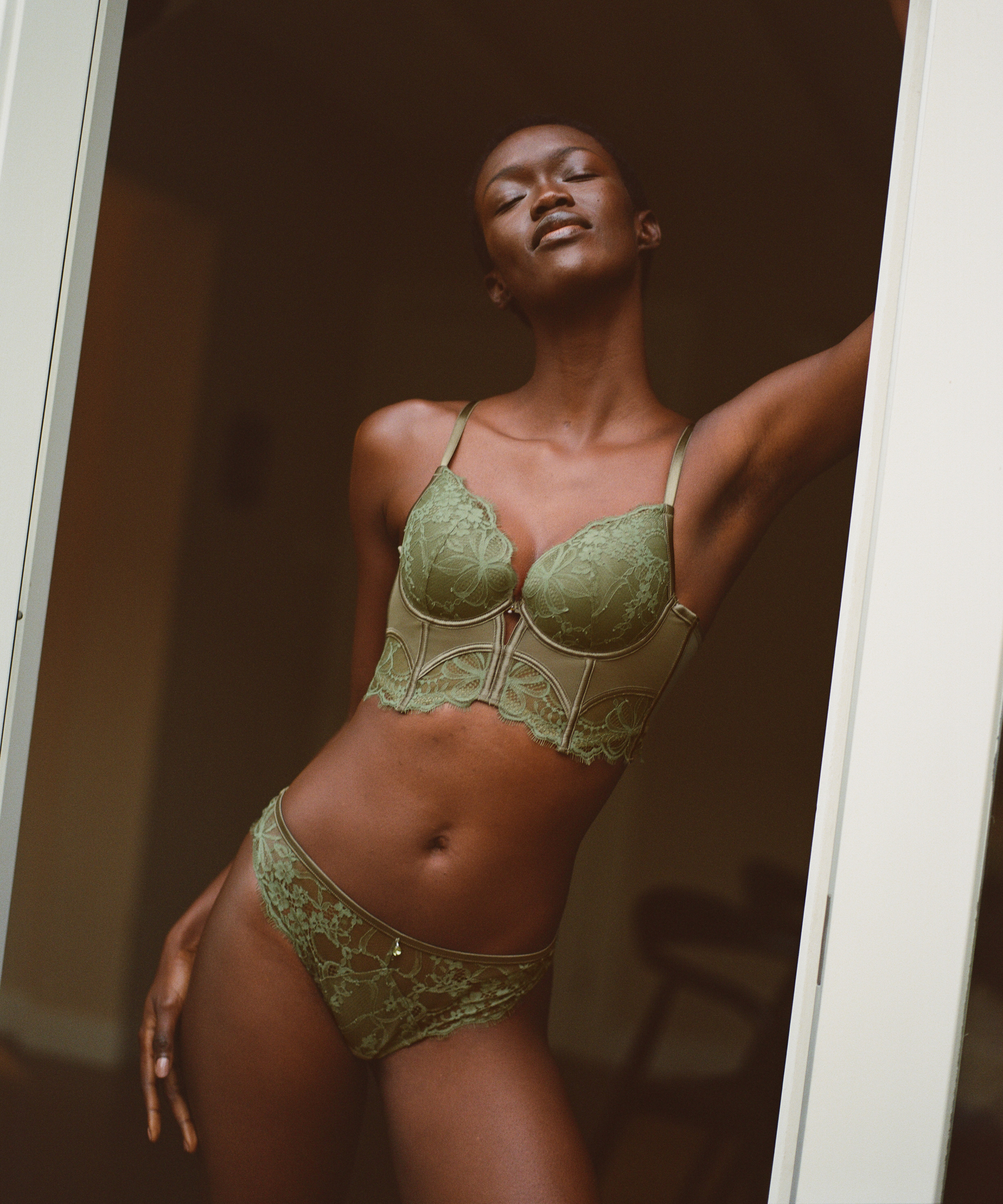 Biustonosz Longline Prina z Fiszbinami i Wyści&oacute;łką, Zielony, main