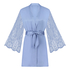 Satynowe kimono, Niebieski