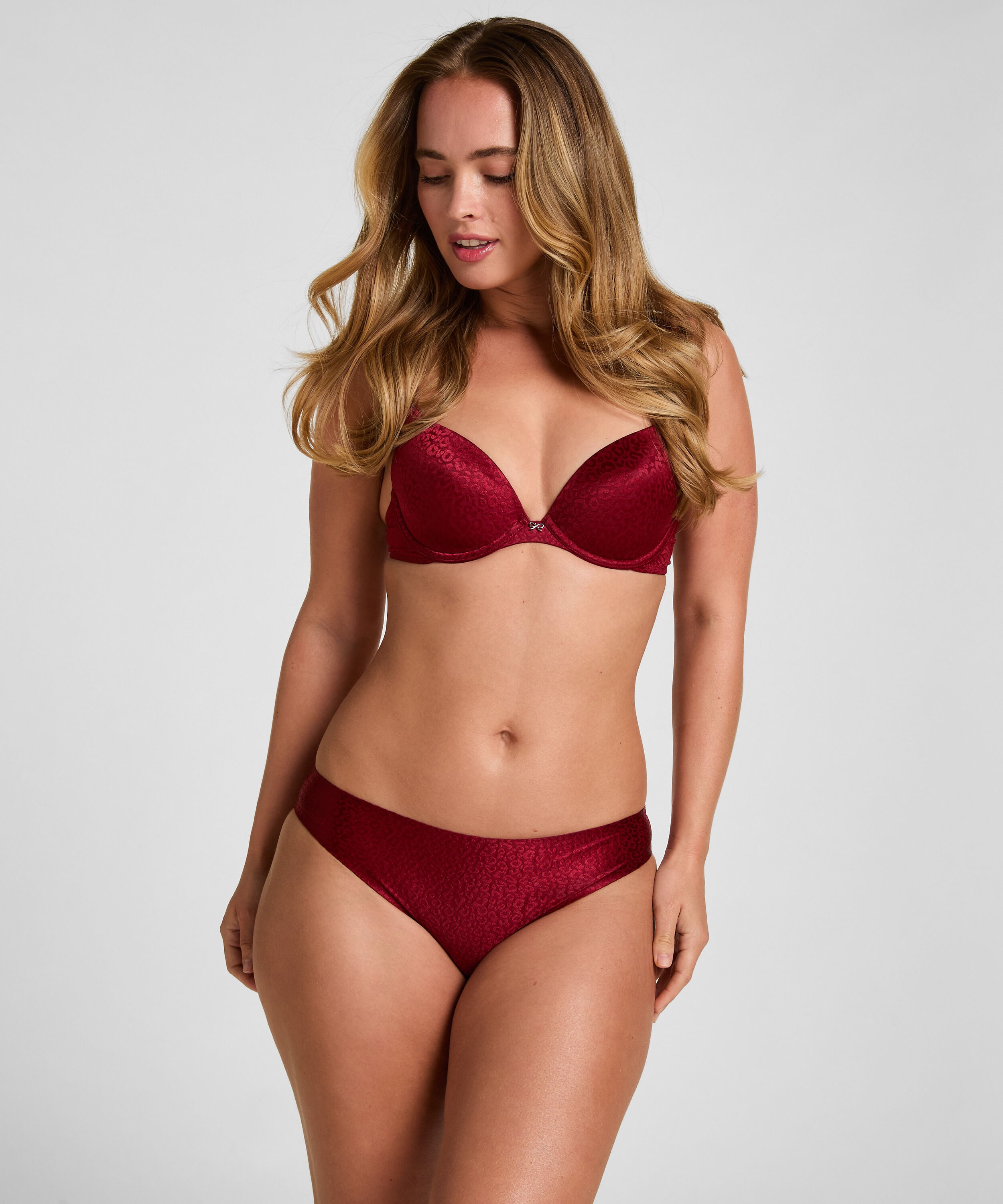 Brazyliany Jackie, Czerwony