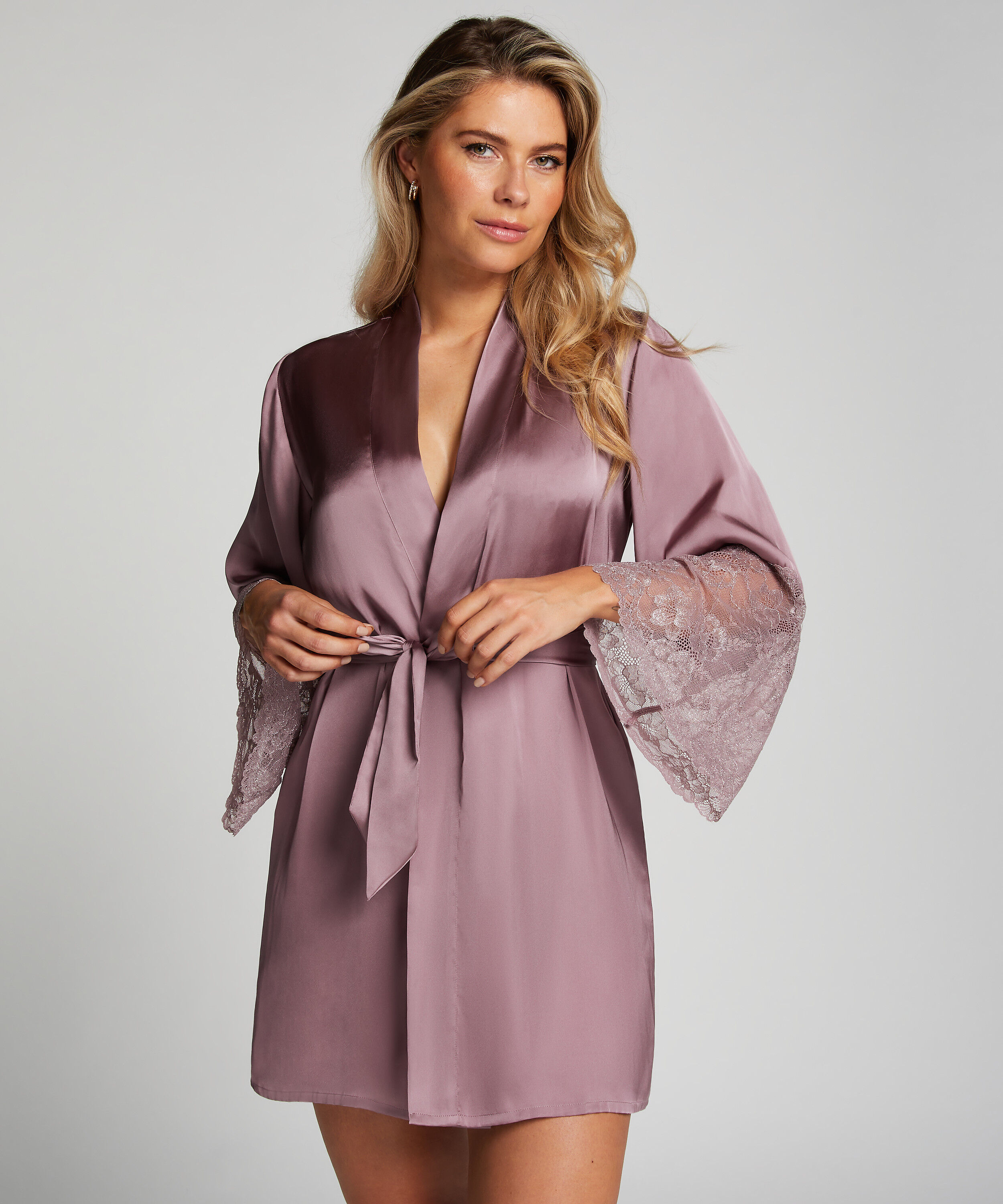 Satynowe kimono, Fioletowy