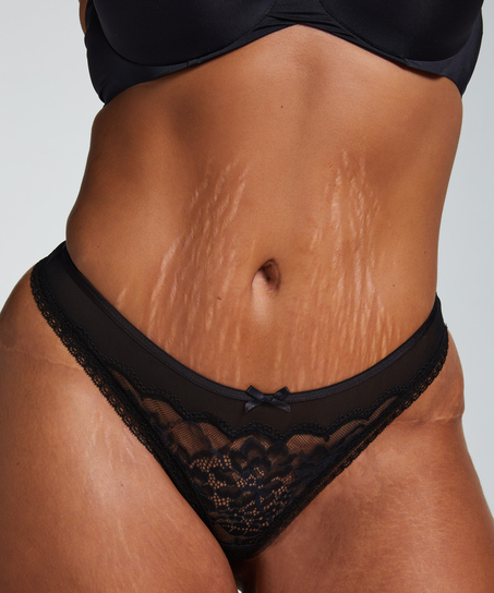 Stringi Kailey, Czarny