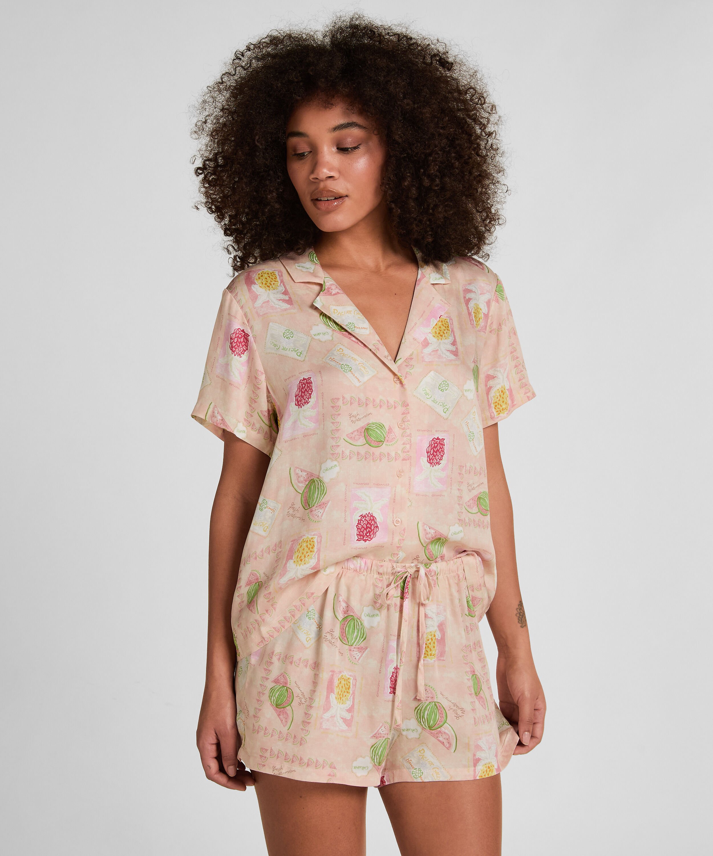 Satynowe szorty, Pomarańczowy