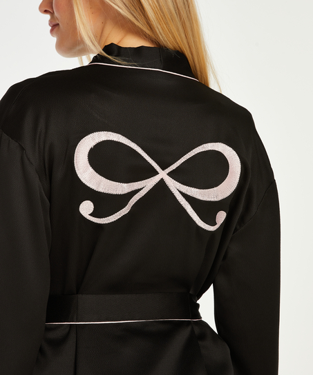 Satynowe kimono, Czarny