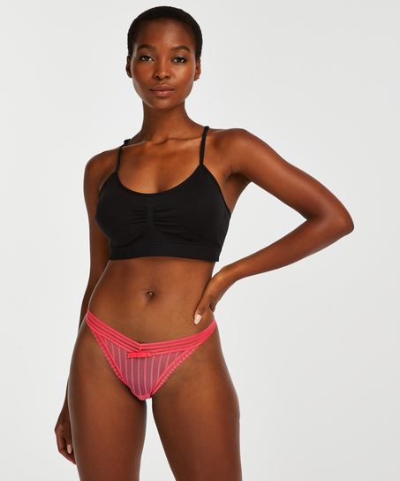 Niskie stringi Kira, Czerwony