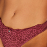 Stringi Rose, Czerwony