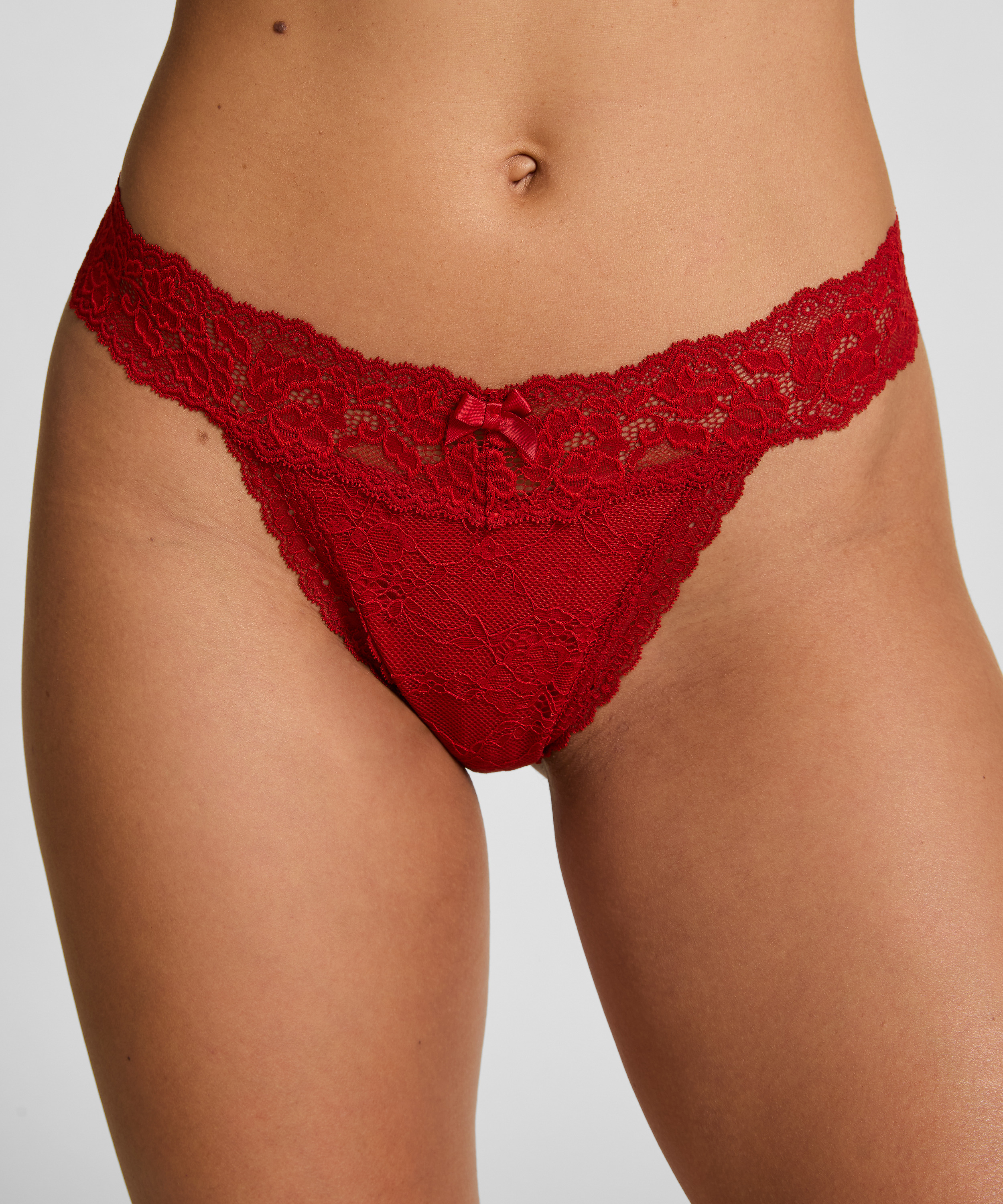 Stringi z niskim stanem Madison, Czerwony, main