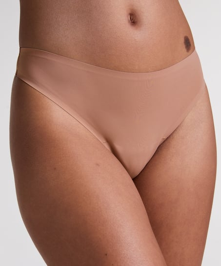 Niewidzialne stringi basic, Brązowy