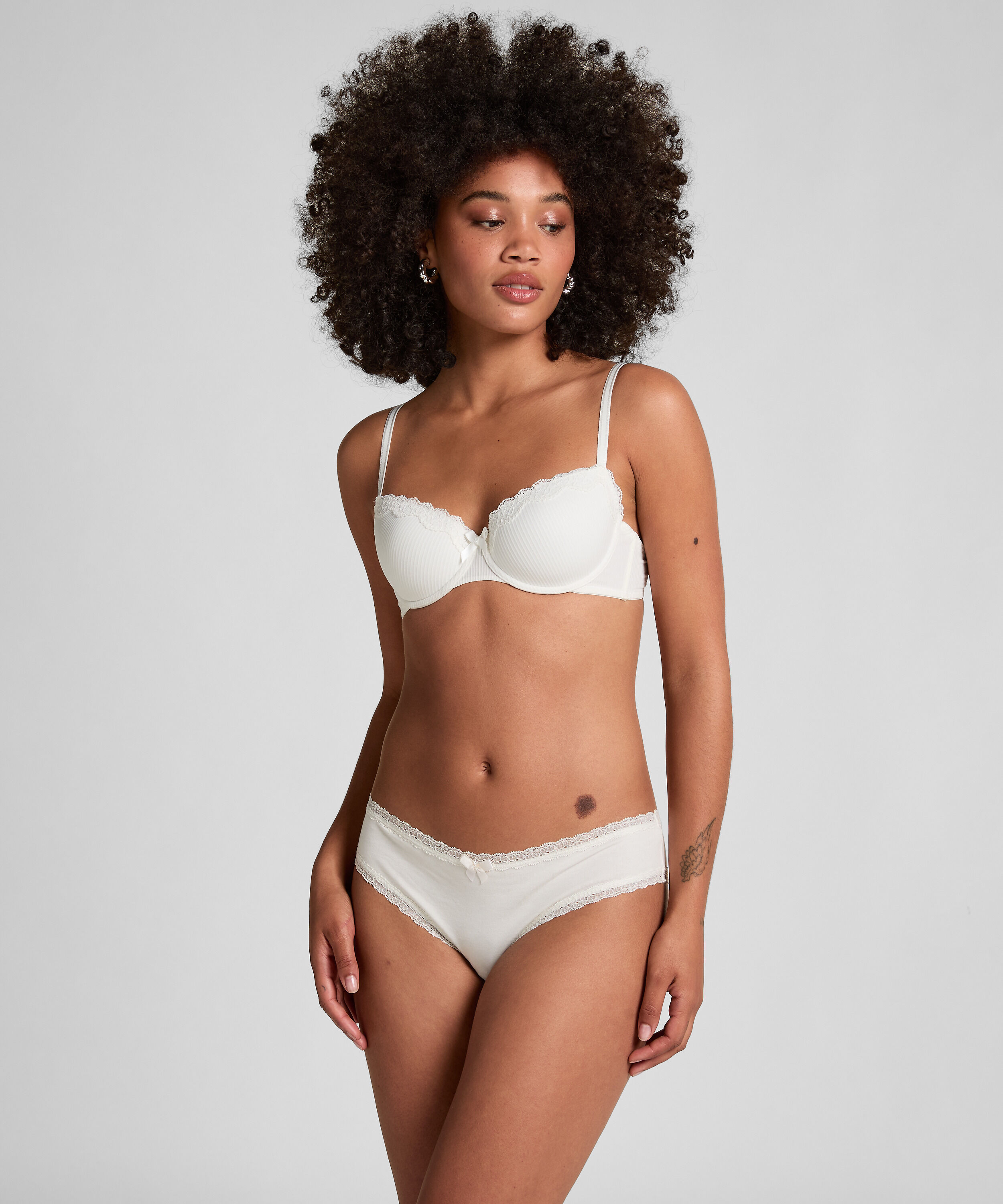 2 sztuki biustonoszy usztywnianych z fiszbinami Lola, Czarny