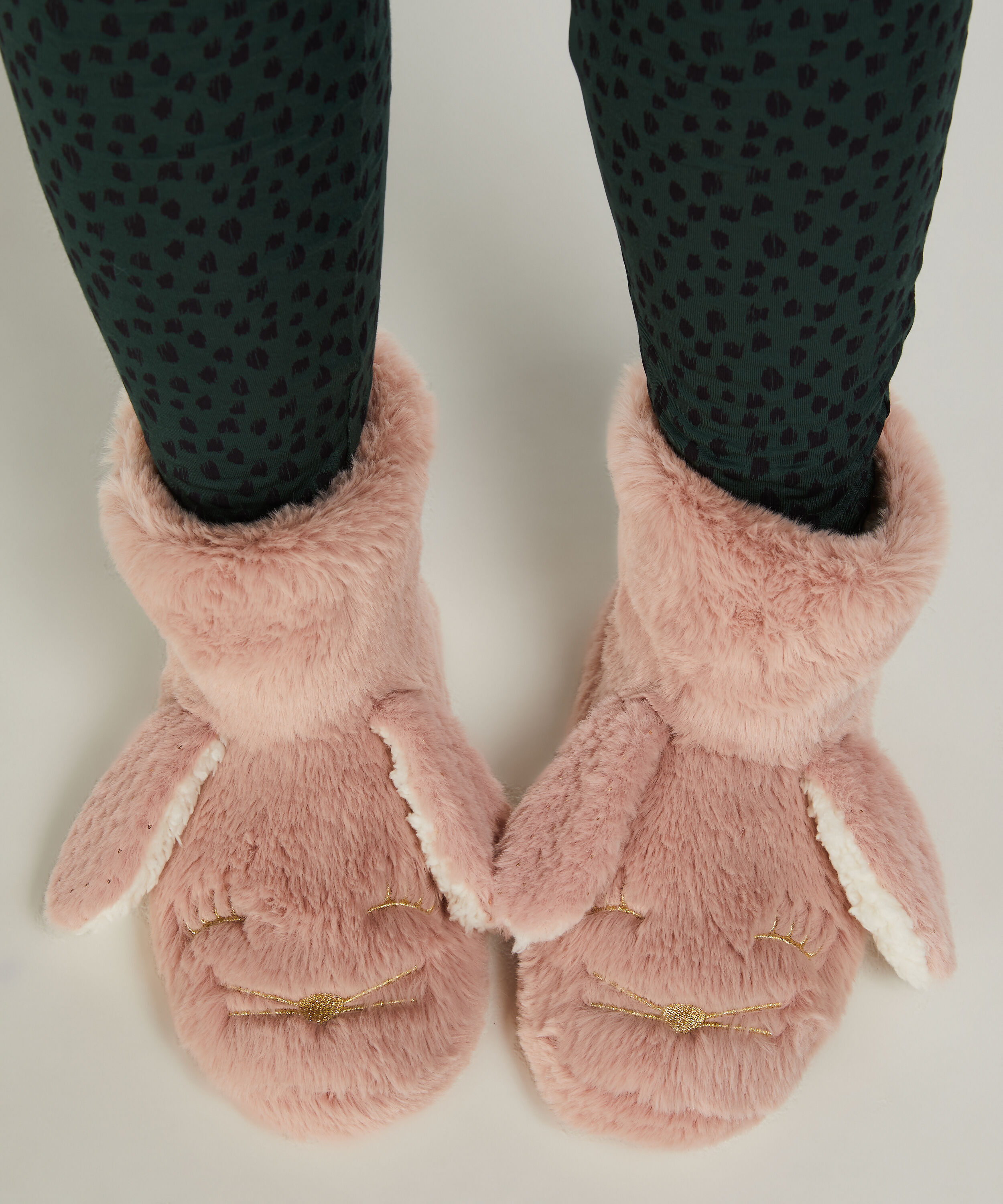 Rabbit Slippers, R&oacute;żowy