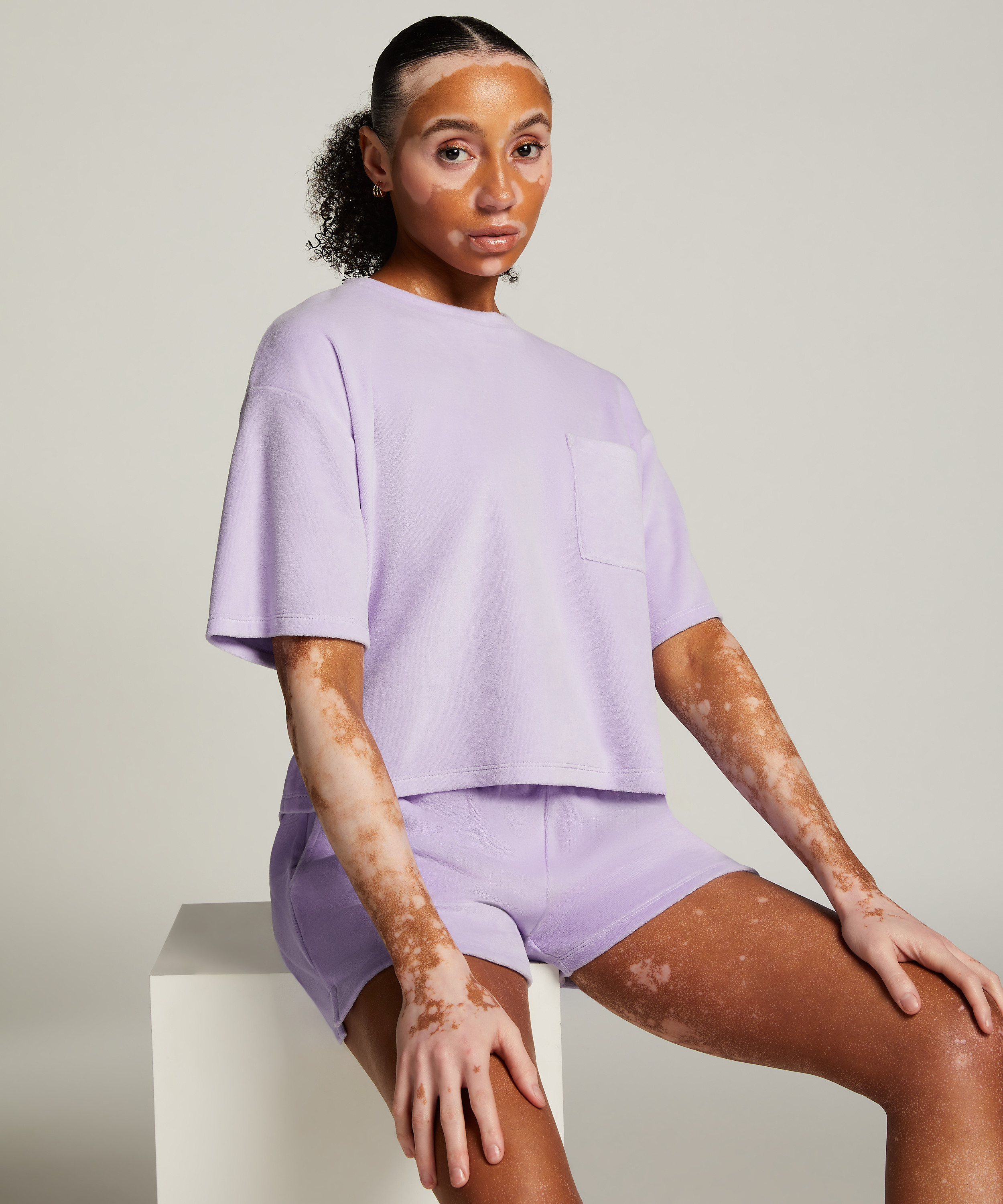 Aksamitne szorty z kieszenią, Fioletowy, main